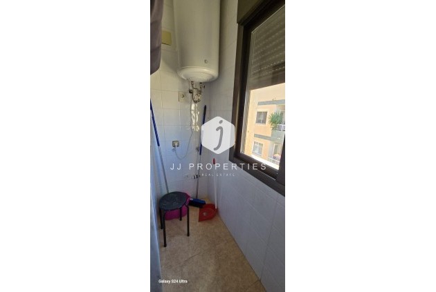 Z drugiej ręki - Mieszkanie w bloku -
Torrevieja