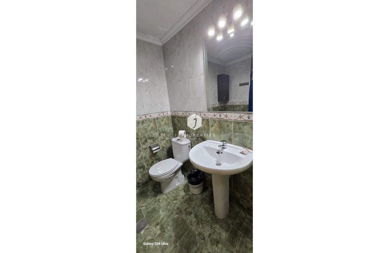 Z drugiej ręki - Mieszkanie w bloku -
Torrevieja