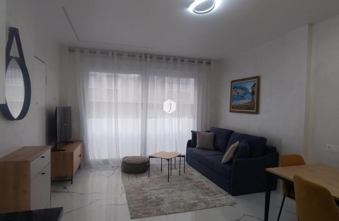 Aus zweiter Hand - Wohnung -
Torrevieja - Playa del Cura