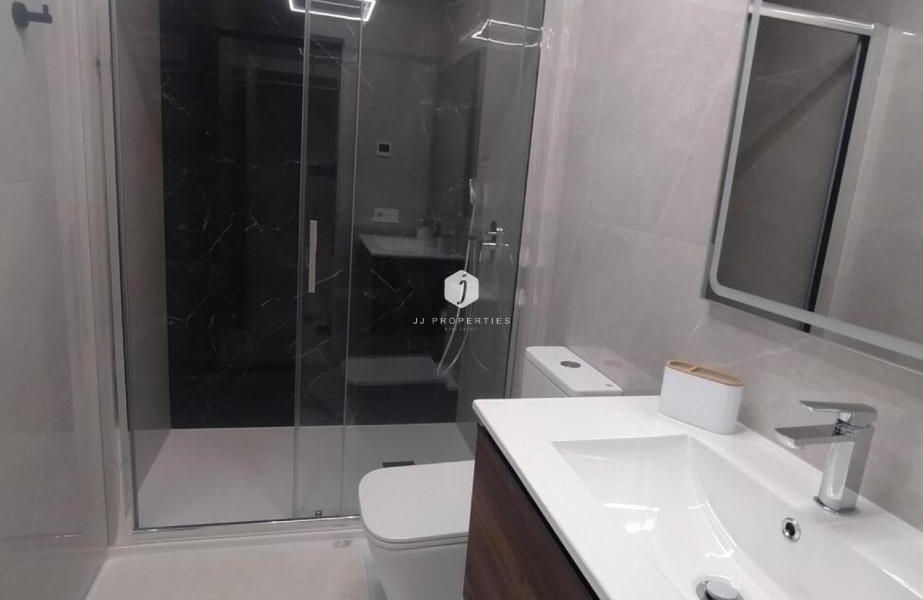 Aus zweiter Hand - Wohnung -
Torrevieja - Playa del Cura