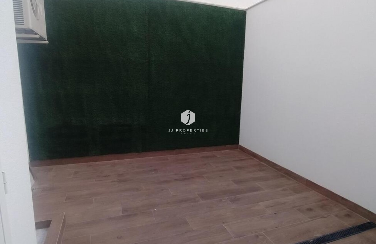 Aus zweiter Hand - Wohnung -
Torrevieja - Playa del Cura