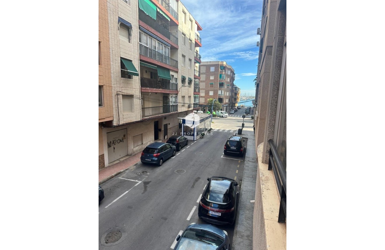Segunda mano - Apartamento / piso -
Torrevieja - El Acequión - Los Náufragos