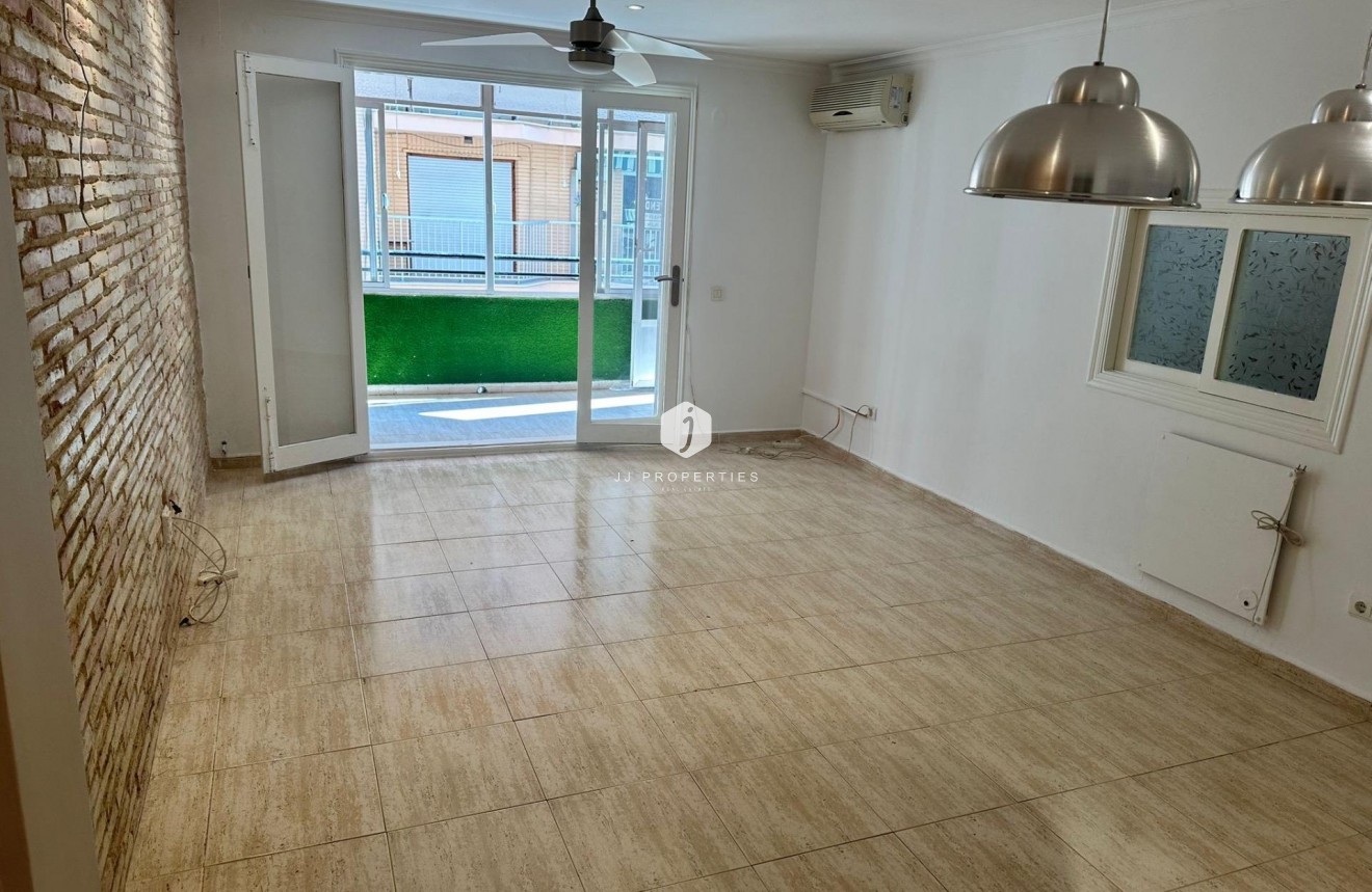 Segunda mano - Apartamento / piso -
Torrevieja - El Acequión - Los Náufragos