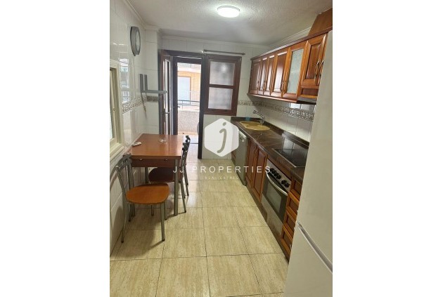 Segunda mano - Apartamento / piso -
Torrevieja - El Acequión - Los Náufragos