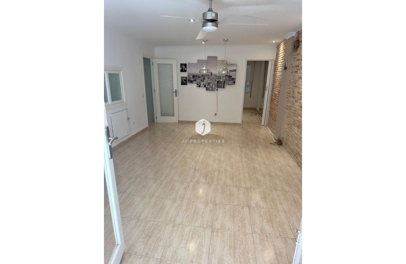 Segunda mano - Apartamento / piso -
Torrevieja - El Acequión - Los Náufragos