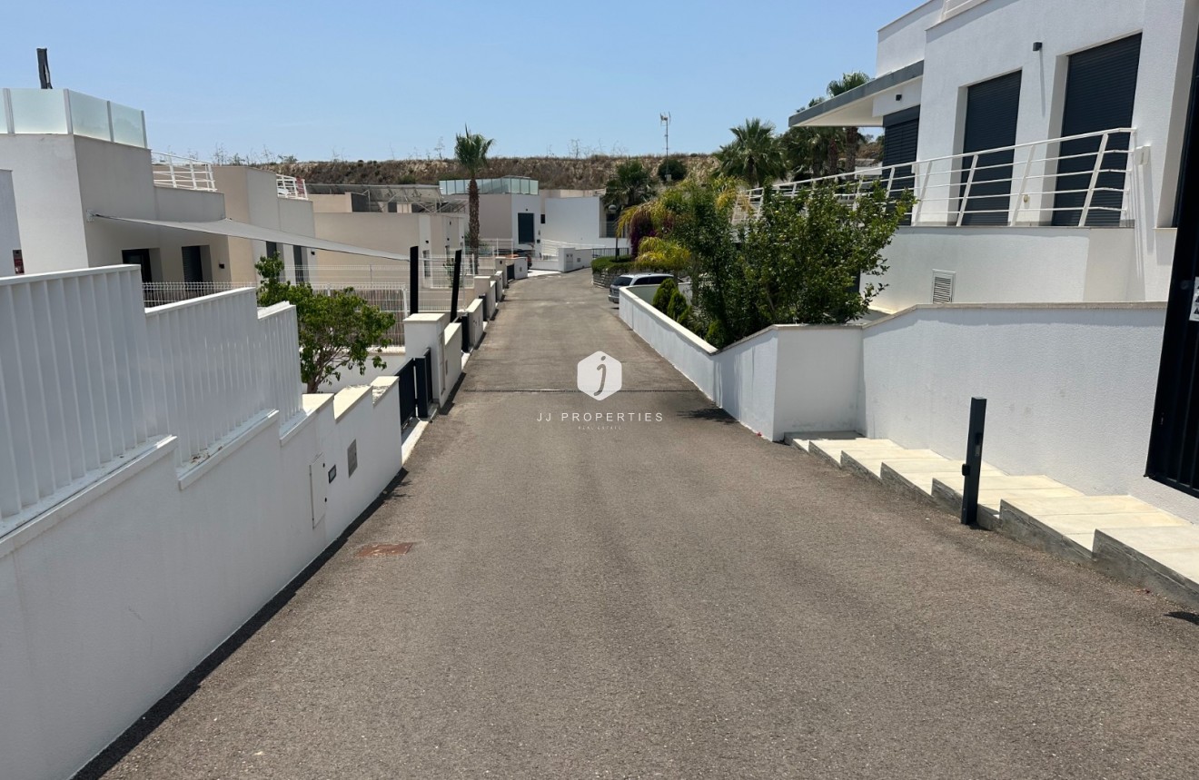 Tweedehands - Villa -
San Miguel de Salinas - Inland