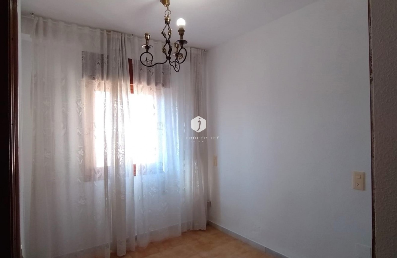 Segunda mano - Apartamento / piso -
Torrevieja - La Mata Pueblo