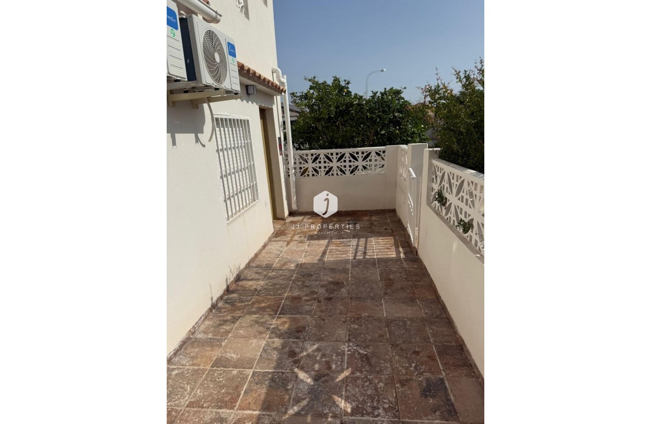 Segunda mano - Chalet -
Torrevieja - La Siesta - El Salado - Torreta