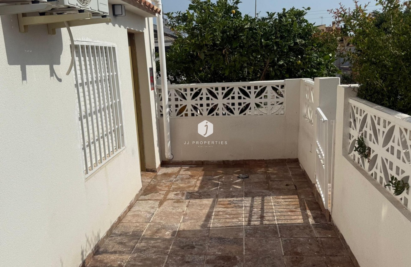 Segunda mano - Chalet -
Torrevieja - La Siesta - El Salado - Torreta