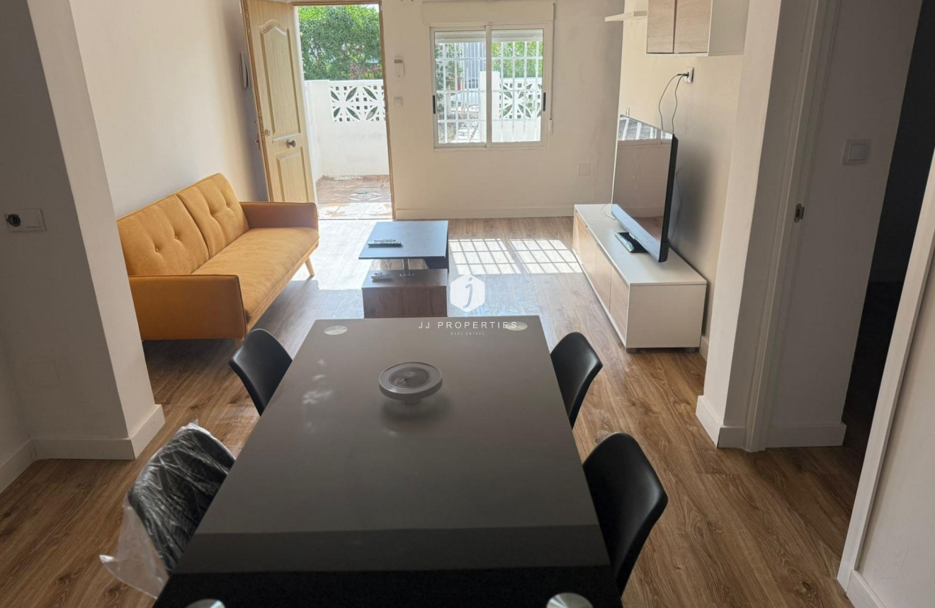 Segunda mano - Chalet -
Torrevieja - La Siesta - El Salado - Torreta