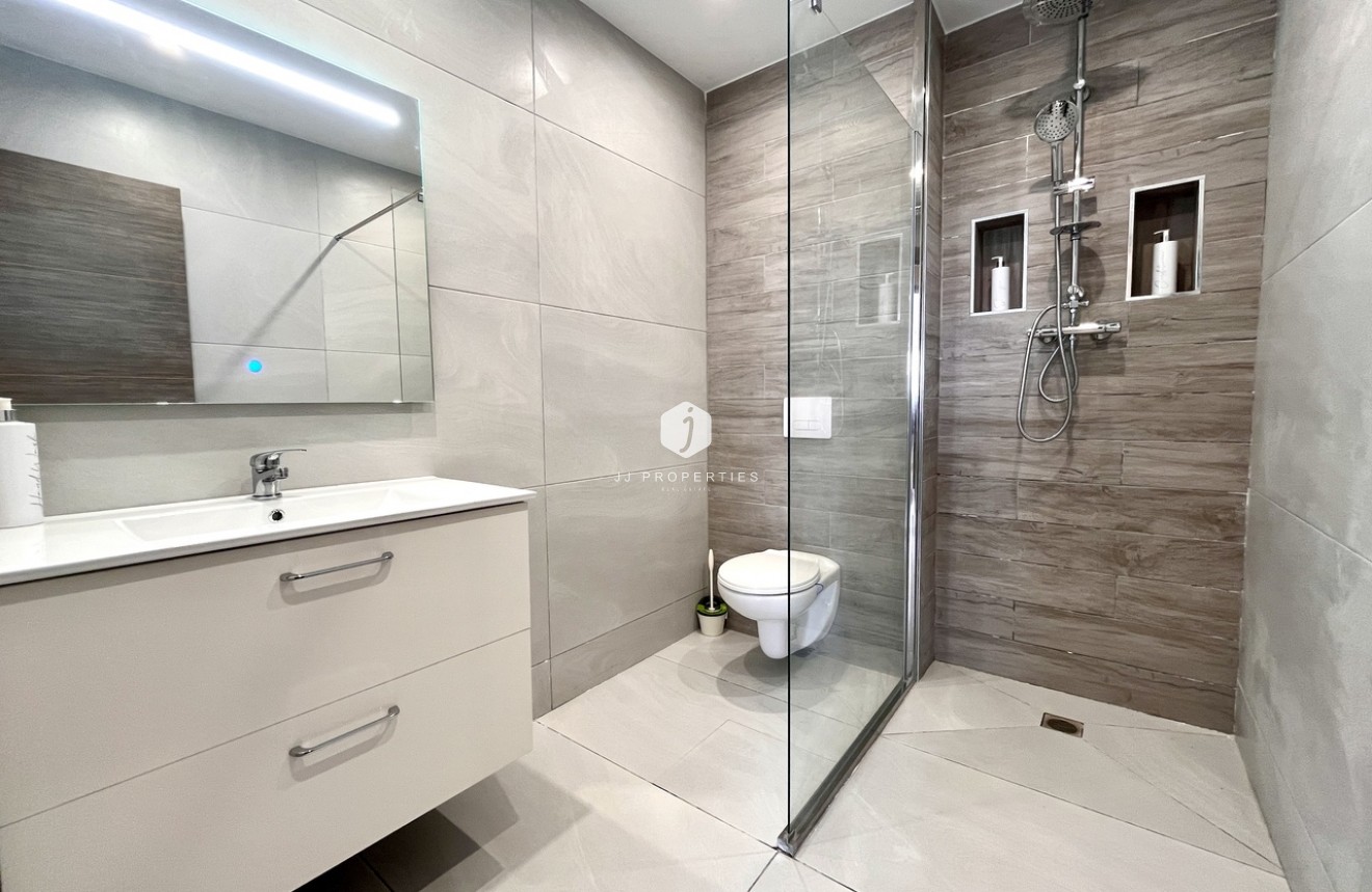 Segunda mano - Villa -
San Miguel de Salinas - Inland