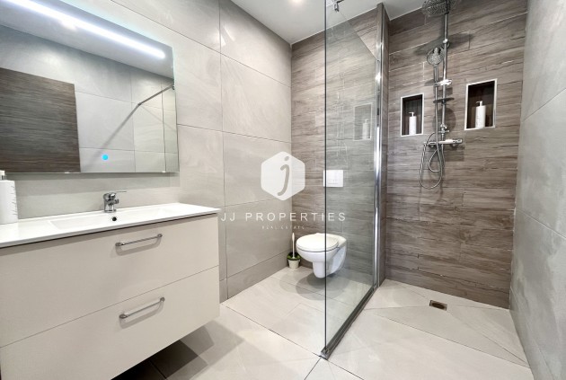 Segunda mano - Villa -
San Miguel de Salinas - Inland