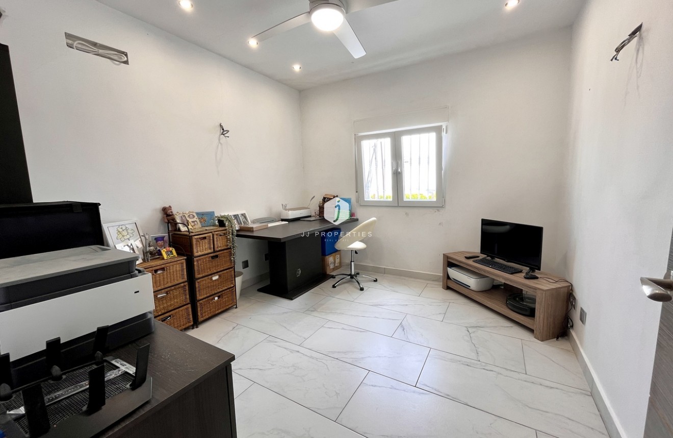 Segunda mano - Villa -
San Miguel de Salinas - Inland