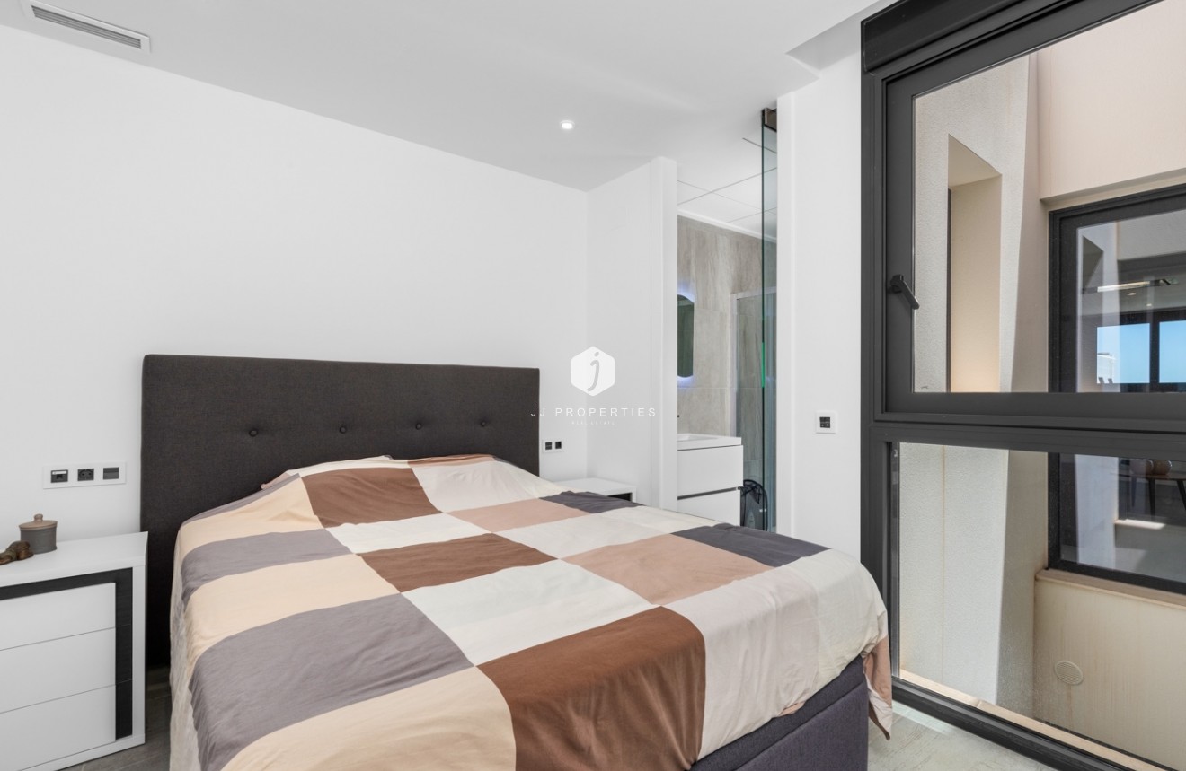 Segunda mano - Villa -
San Miguel de Salinas - Inland