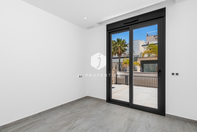 Segunda mano - Villa -
San Miguel de Salinas - Inland