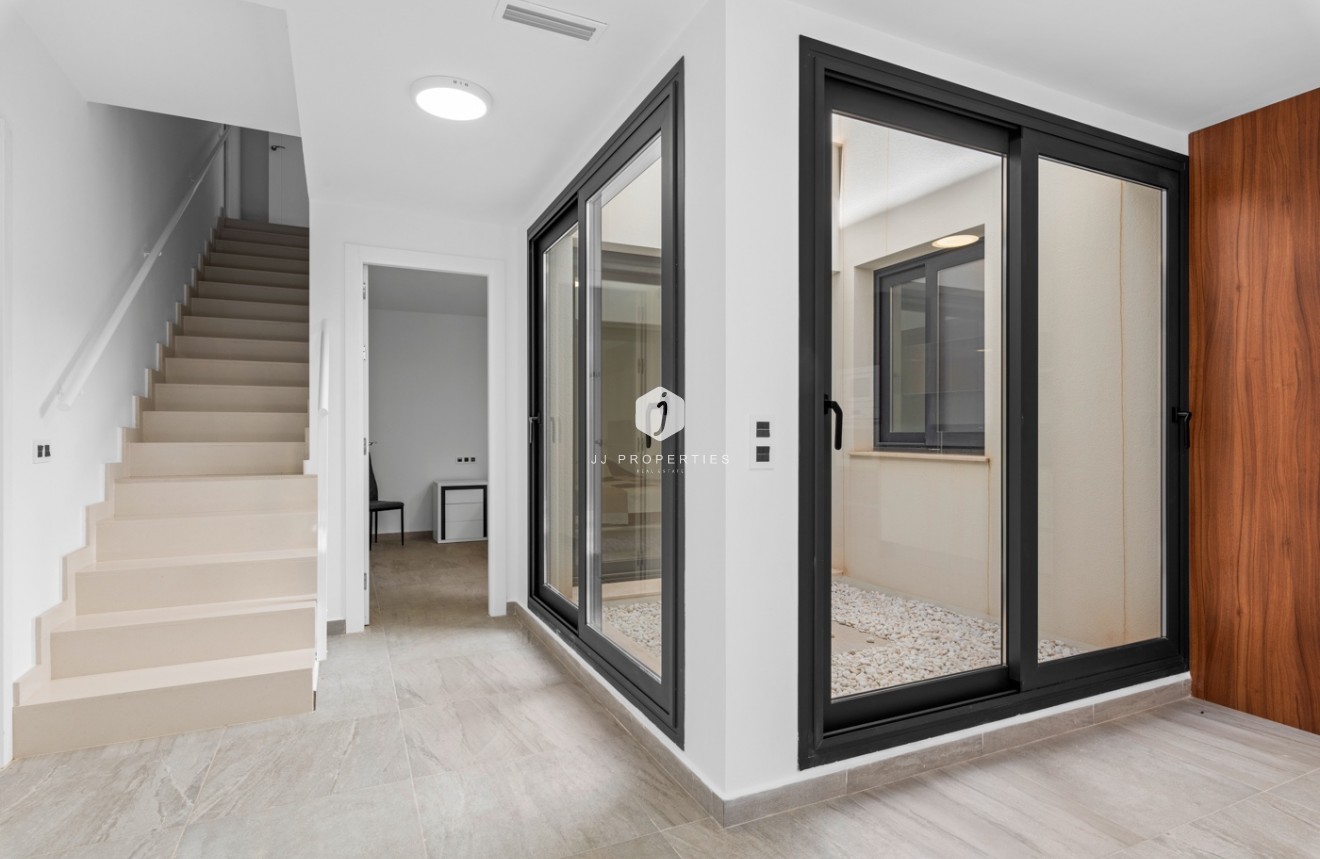 Segunda mano - Villa -
San Miguel de Salinas - Inland