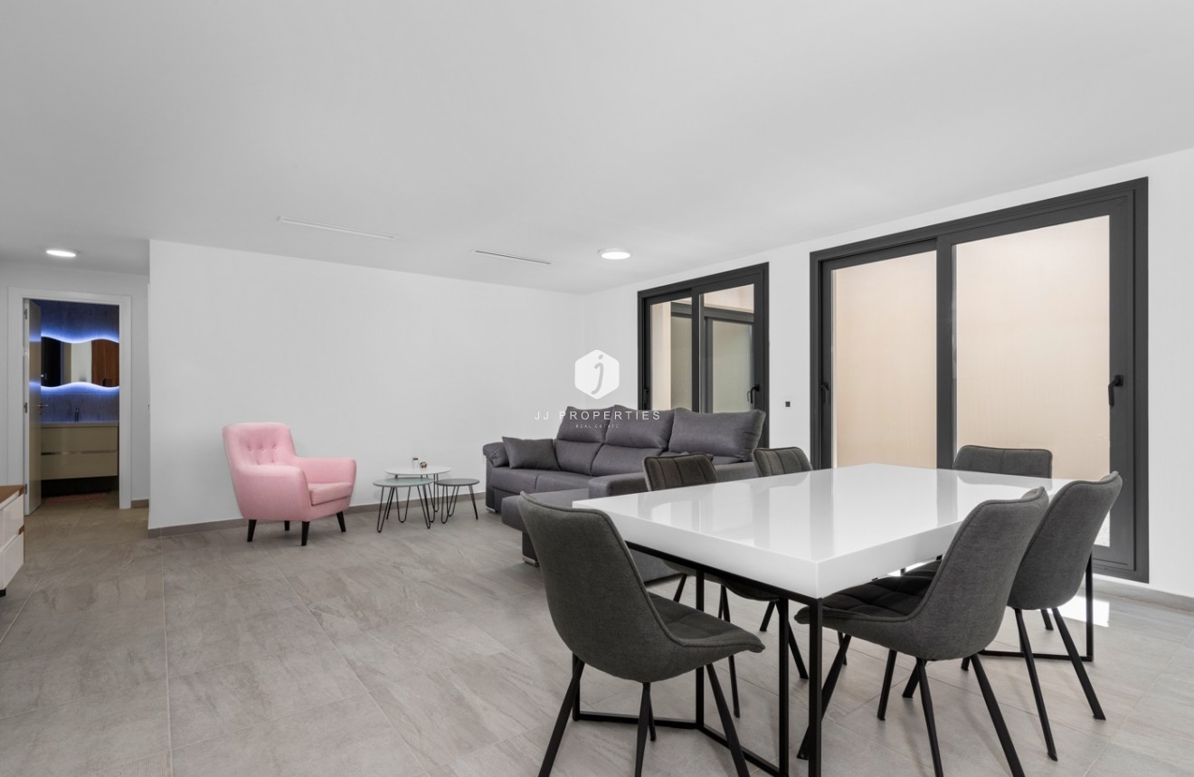 Segunda mano - Villa -
San Miguel de Salinas - Inland