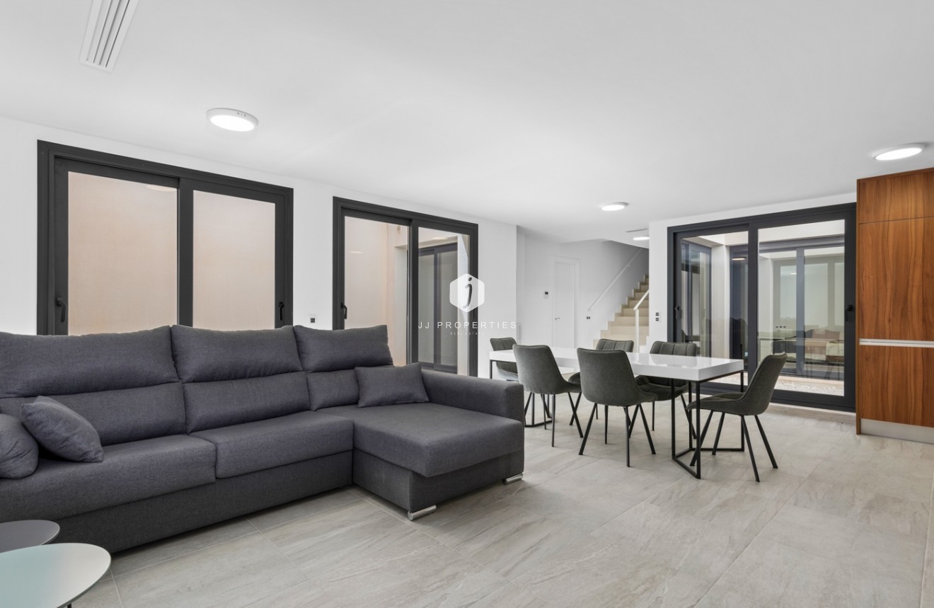 Segunda mano - Villa -
San Miguel de Salinas - Inland