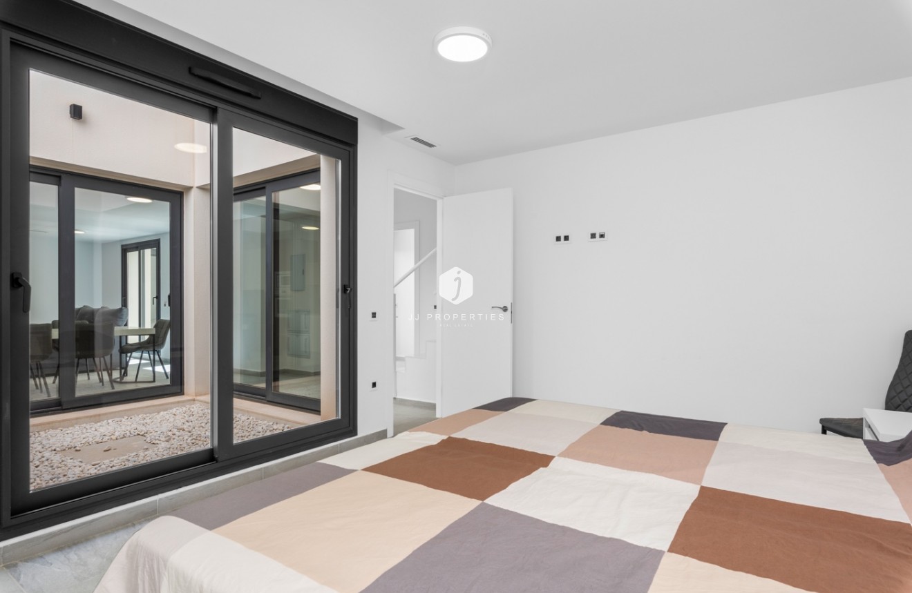 Segunda mano - Villa -
San Miguel de Salinas - Inland