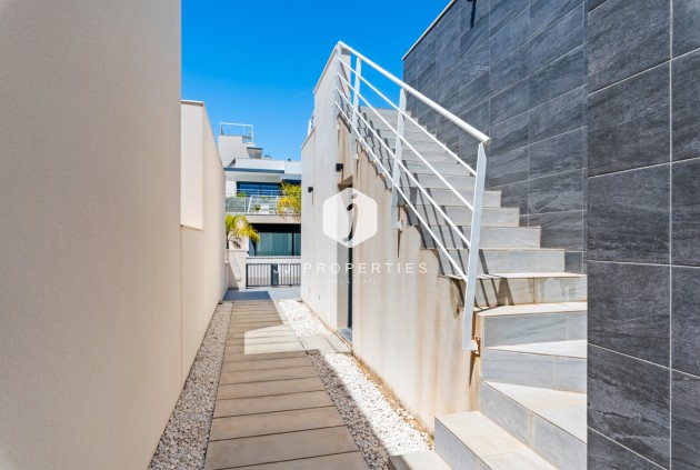 Segunda mano - Villa -
San Miguel de Salinas - Inland