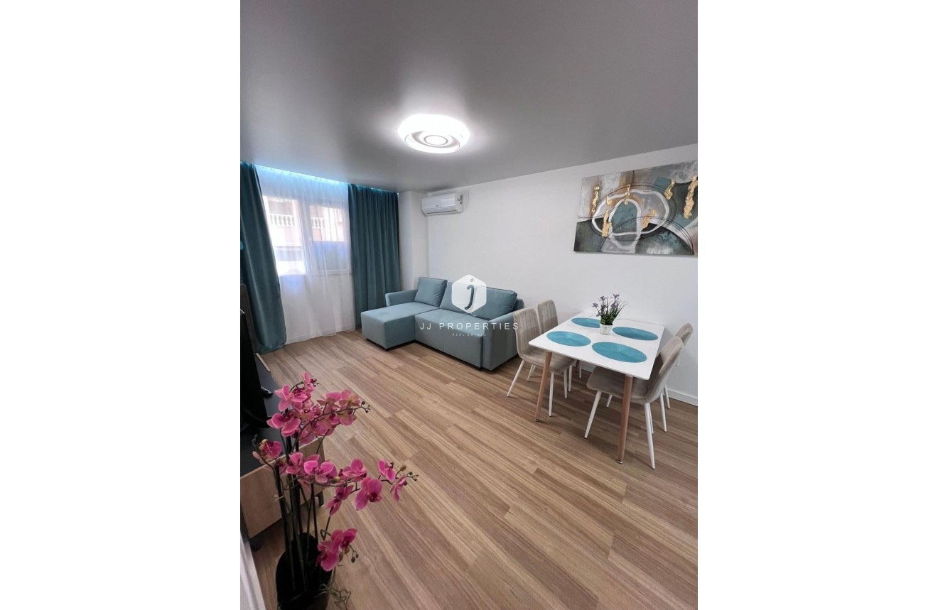 Segunda mano - Apartamento / piso -
Torrevieja - Estacion de autobuses