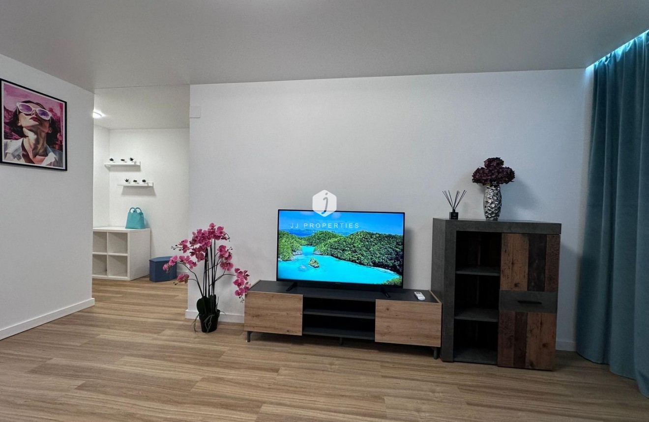 Segunda mano - Apartamento / piso -
Torrevieja - Estacion de autobuses