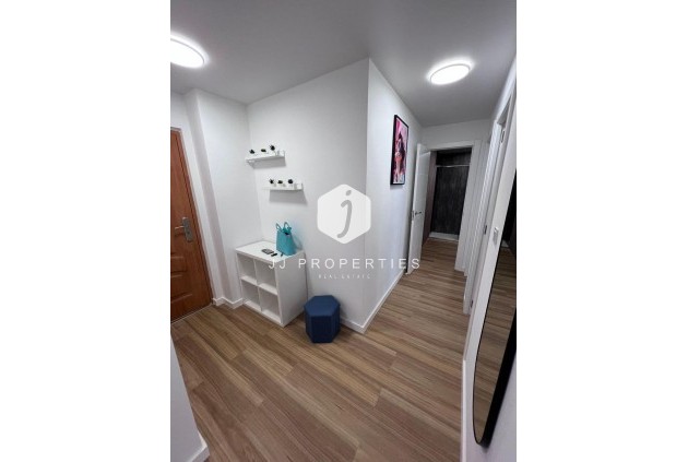 Segunda mano - Apartamento / piso -
Torrevieja - Estacion de autobuses