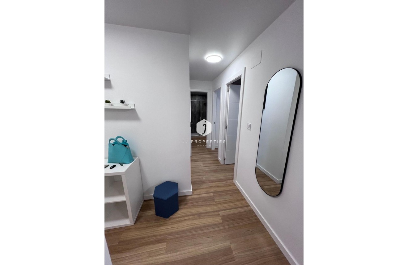 Segunda mano - Apartamento / piso -
Torrevieja - Estacion de autobuses