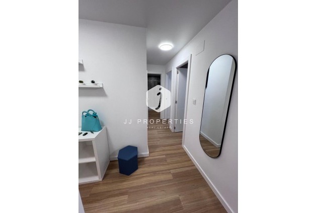 Segunda mano - Apartamento / piso -
Torrevieja - Estacion de autobuses