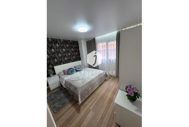 Segunda mano - Apartamento / piso -
Torrevieja - Estacion de autobuses