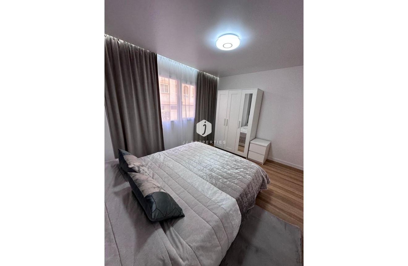 Segunda mano - Apartamento / piso -
Torrevieja - Estacion de autobuses