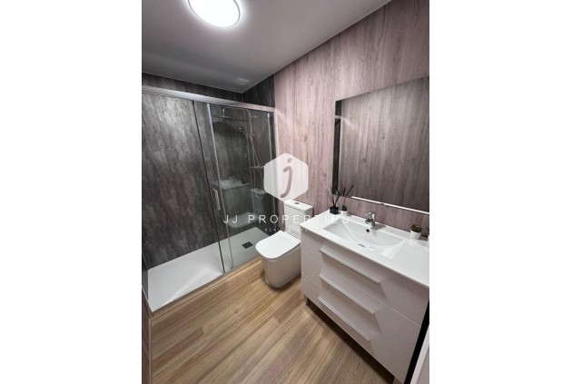 Segunda mano - Apartamento / piso -
Torrevieja - Estacion de autobuses