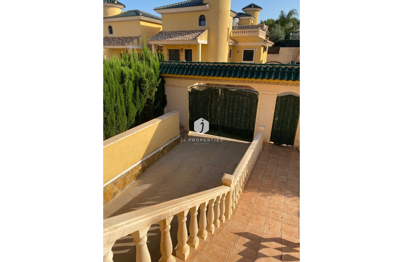 Segunda mano - Villa -
Orihuela Costa - Villamartín-las Filipinas