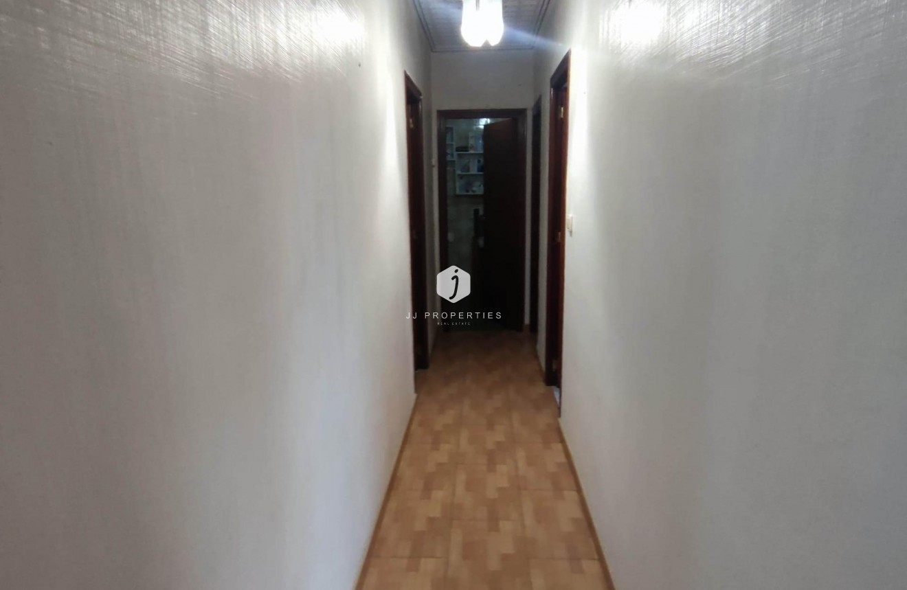 Segunda mano - Apartamento / piso -
Cox - Comunidad Valenciana