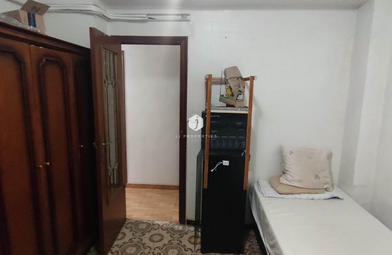 Segunda mano - Apartamento / piso -
Cox - Comunidad Valenciana