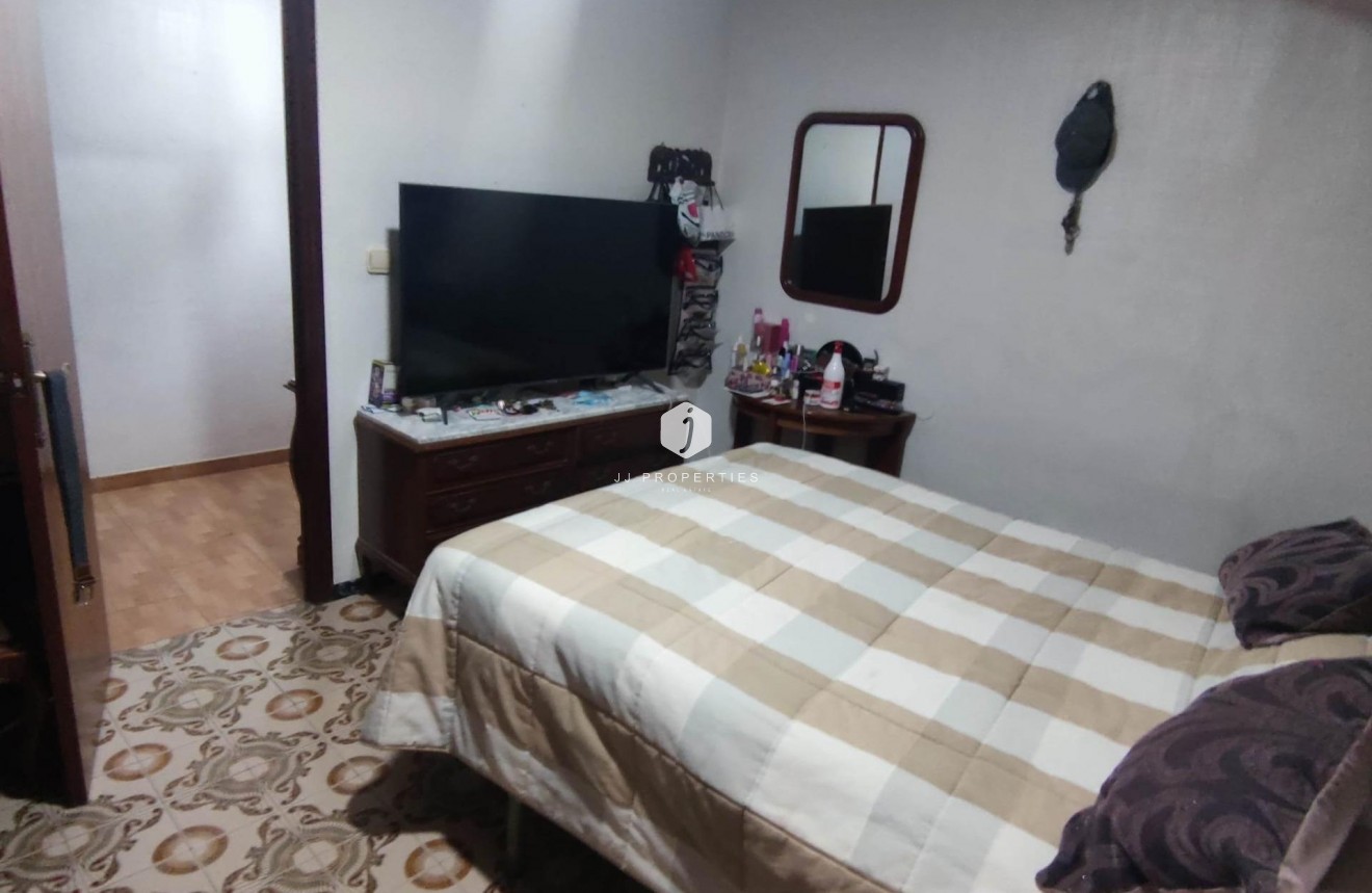 Segunda mano - Apartamento / piso -
Cox - Comunidad Valenciana