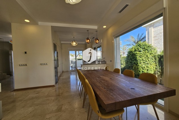 Segunda mano - Villa -
La Zenia - Costa Blanca