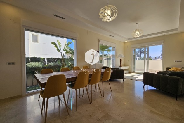 Segunda mano - Villa -
La Zenia - Costa Blanca