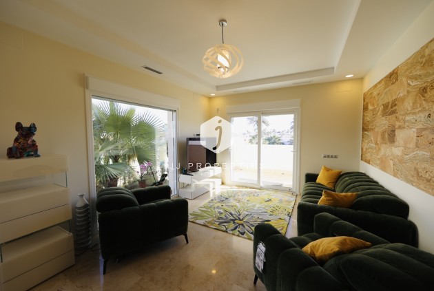 Segunda mano - Villa -
La Zenia - Costa Blanca