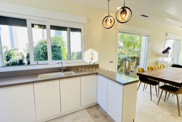 Segunda mano - Villa -
La Zenia - Costa Blanca