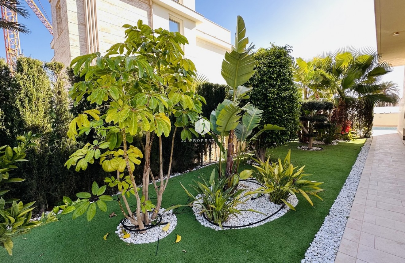 Segunda mano - Villa -
La Zenia - Costa Blanca