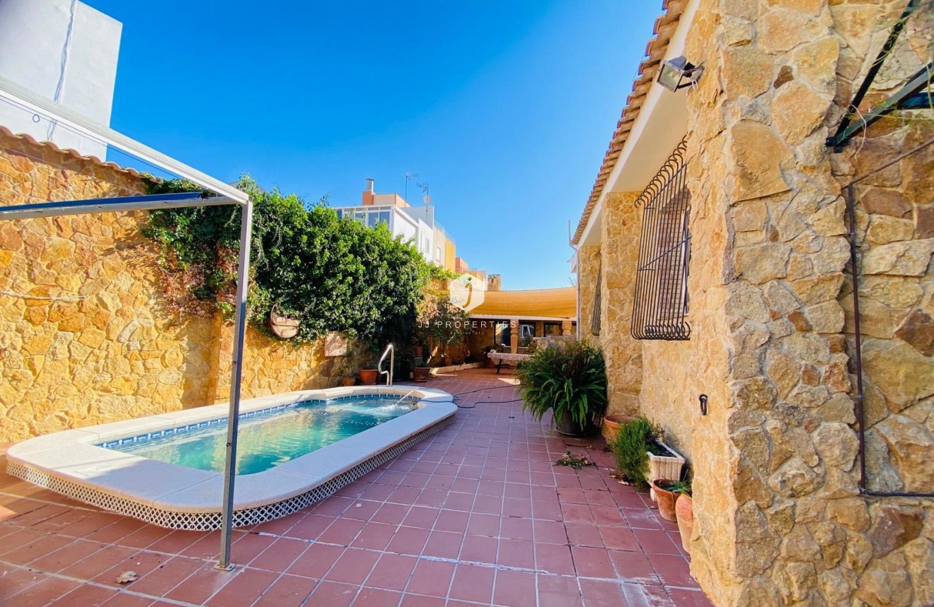 Segunda mano - Villa -
Orihuela Costa - La Florida