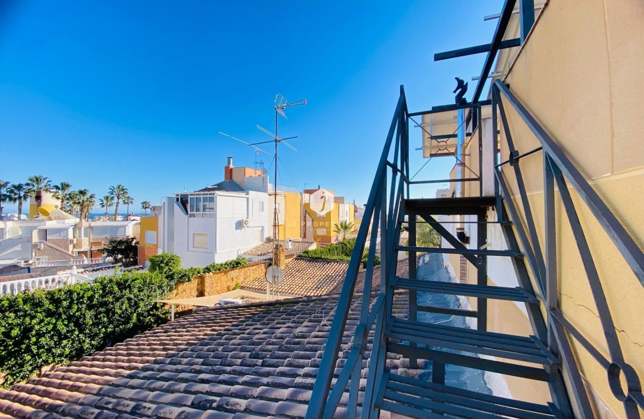 Segunda mano - Villa -
Orihuela Costa - La Florida