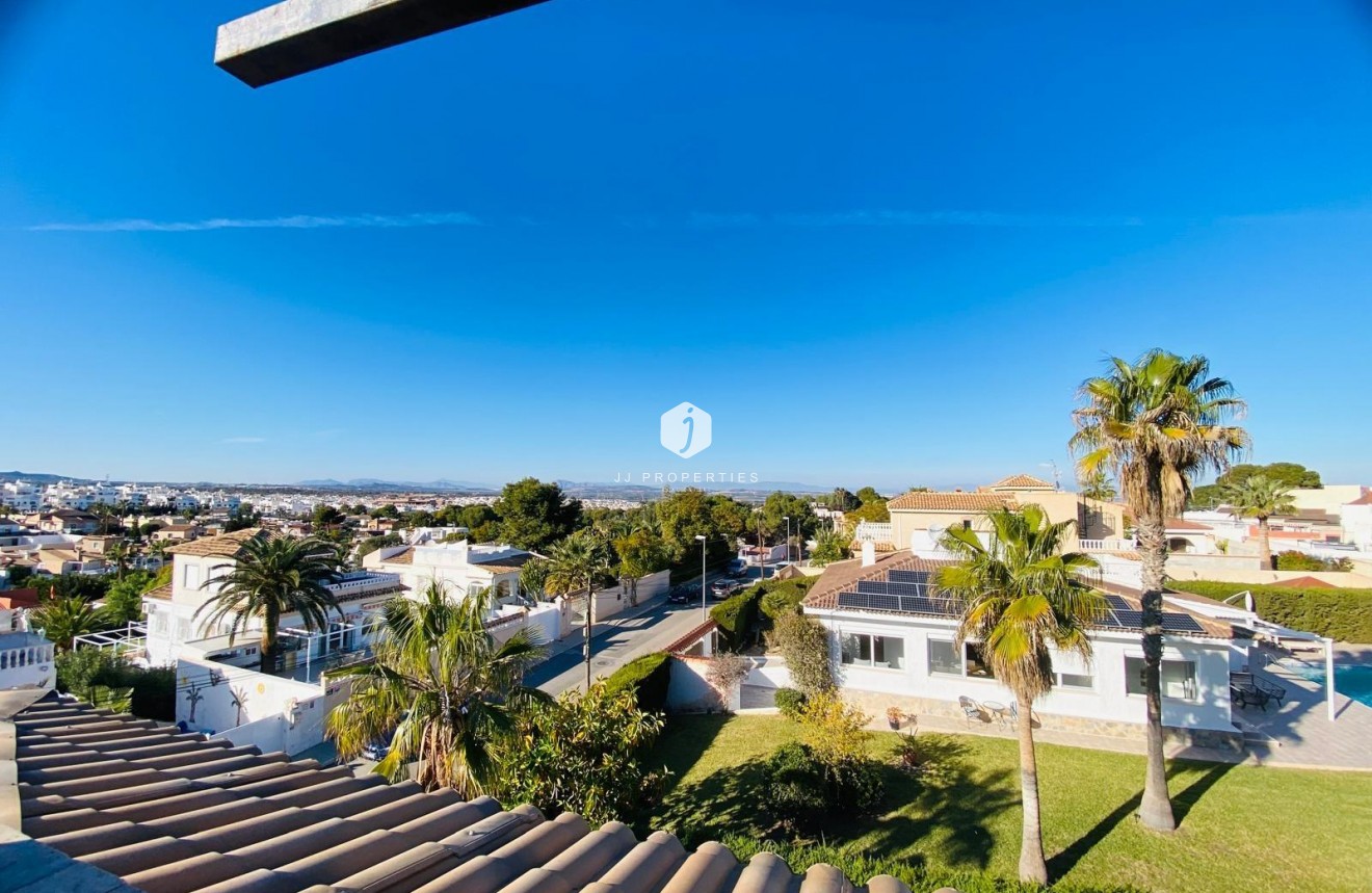 Segunda mano - Villa -
Orihuela Costa - La Florida