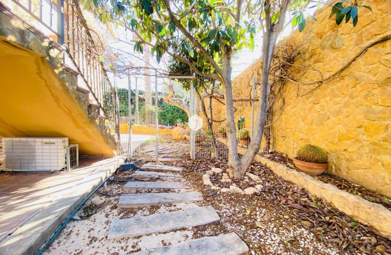 Segunda mano - Villa -
Orihuela Costa - La Florida