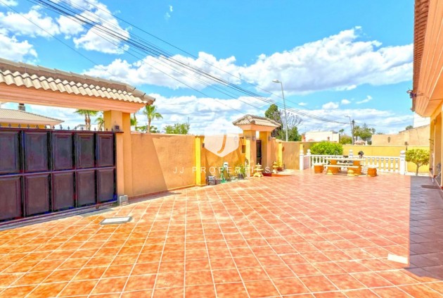 Tweedehands - Villa -
Torrevieja - Costa Blanca