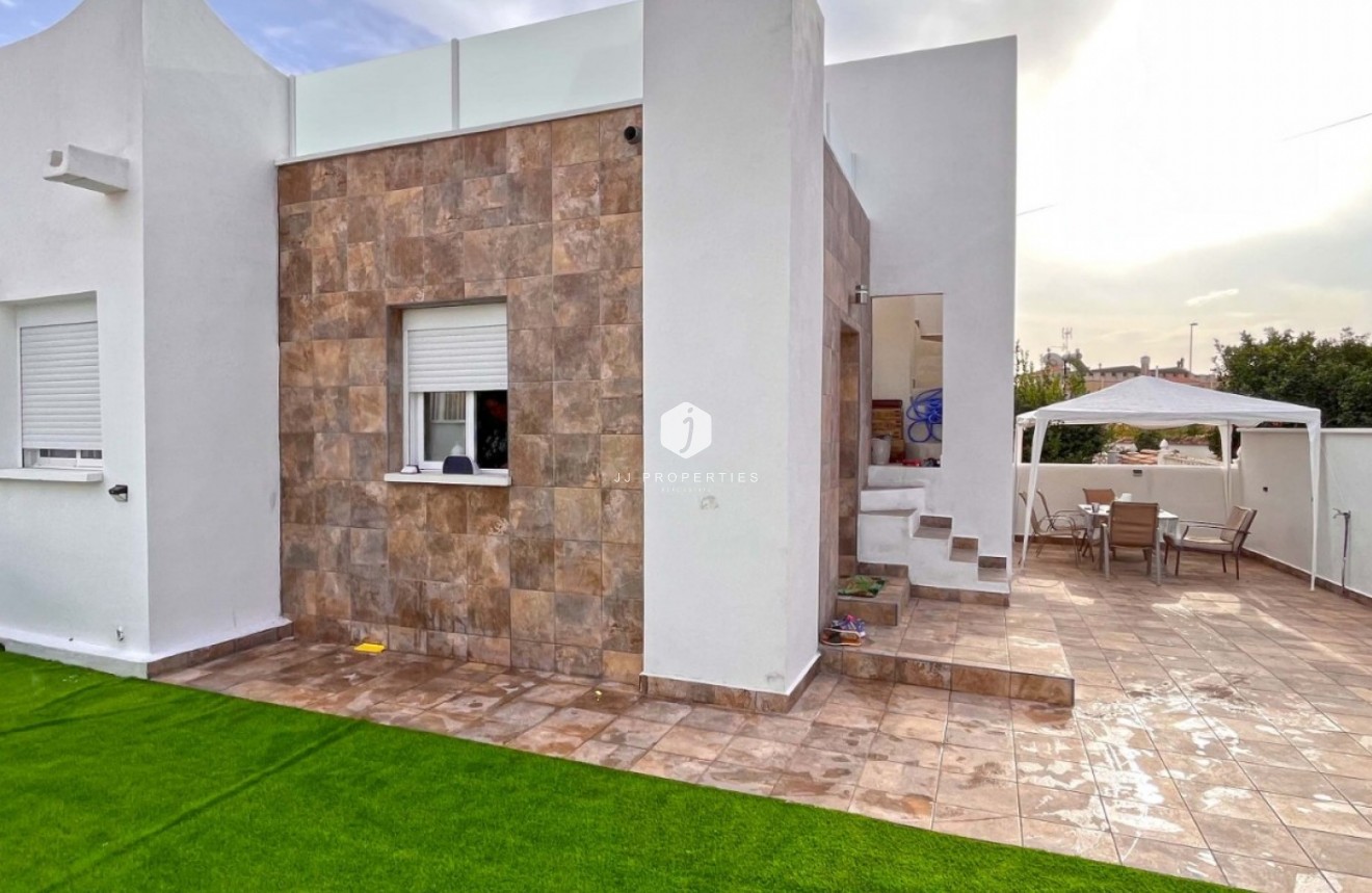 D'occasion - Bungalow -
Orihuela Costa - Costa Blanca