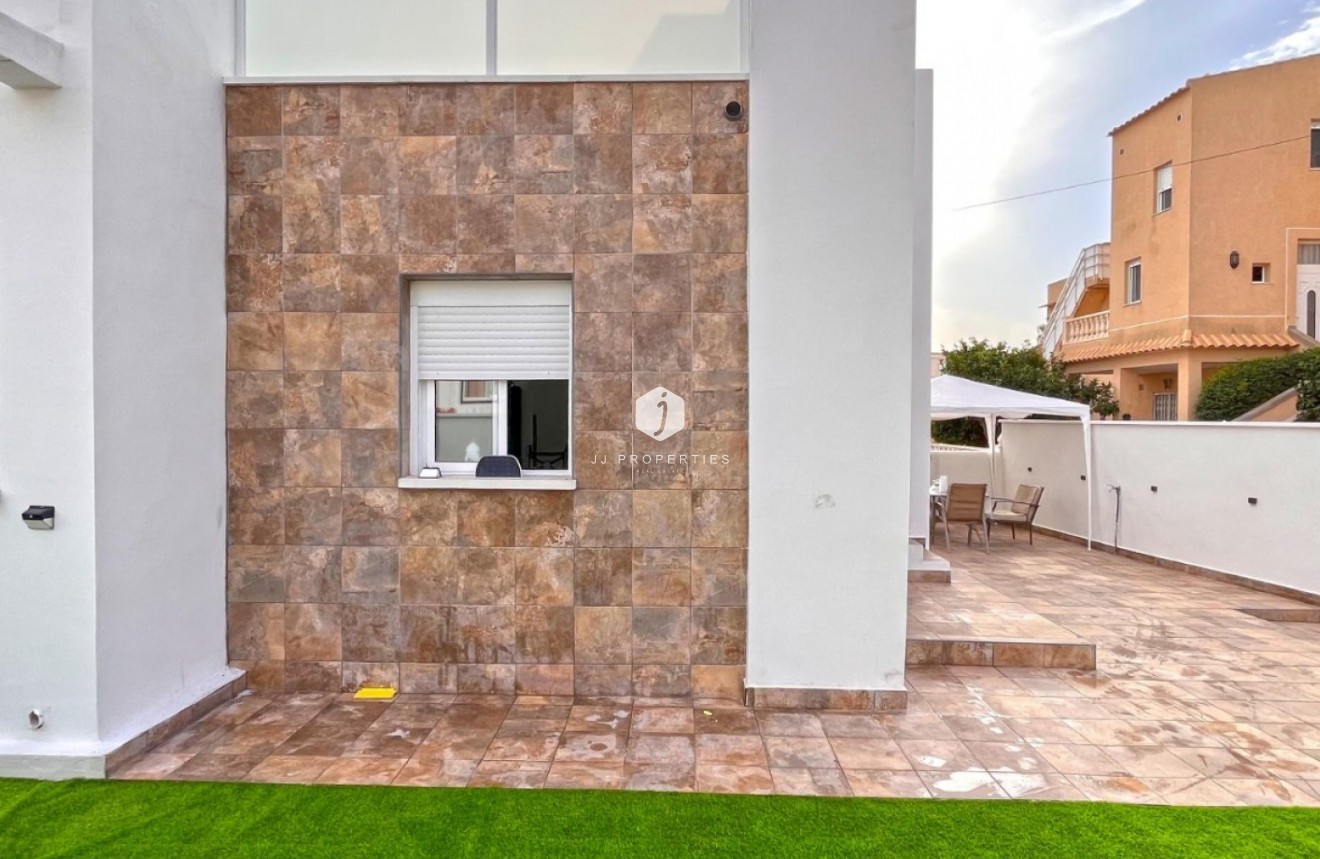 D'occasion - Bungalow -
Orihuela Costa - Costa Blanca