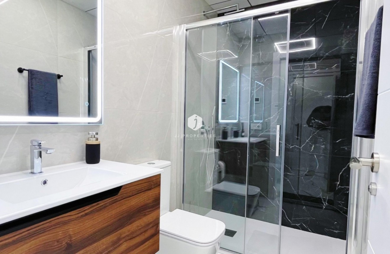 Segunda mano - Apartamento / piso -
Torrevieja - Costa Blanca