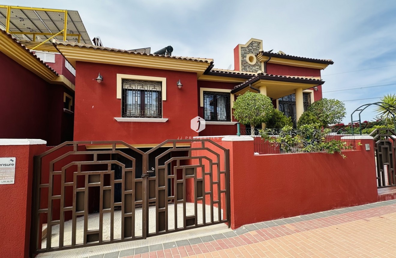 Segunda mano - Villa -
Ciudad Quesada - Costa Blanca